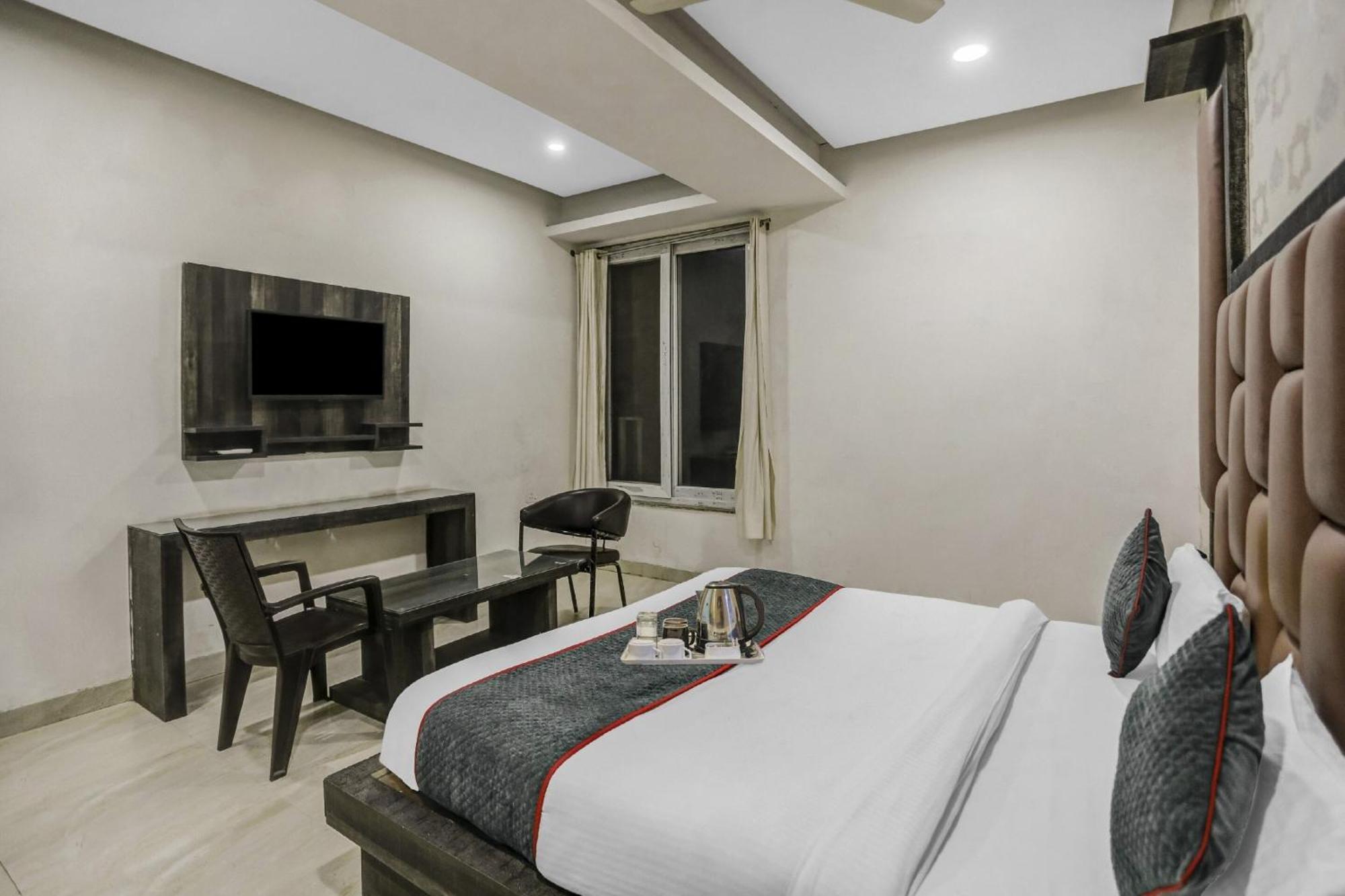 Townhouse 22956 Hotel Grand Residency Delhi  Eksteriør billede