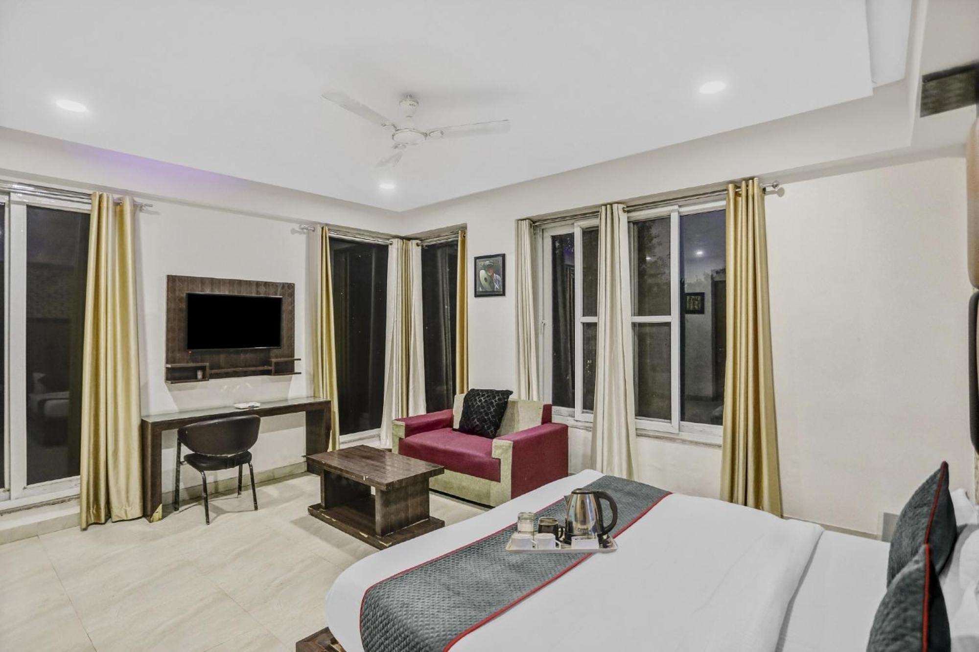 Townhouse 22956 Hotel Grand Residency Delhi  Eksteriør billede