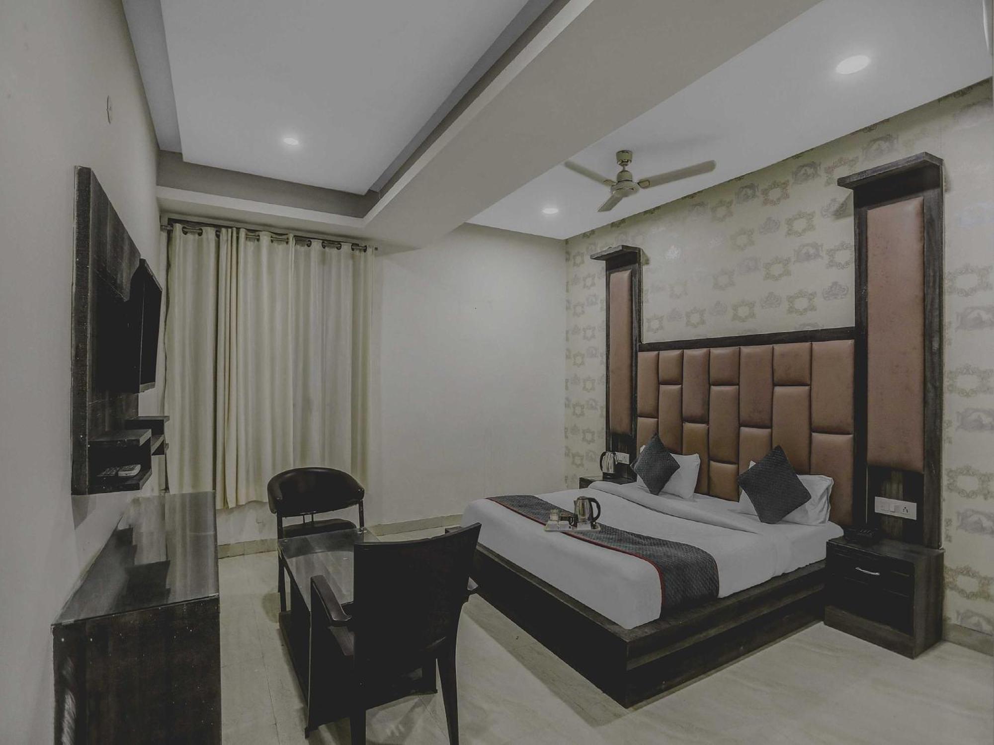 Townhouse 22956 Hotel Grand Residency Delhi  Eksteriør billede